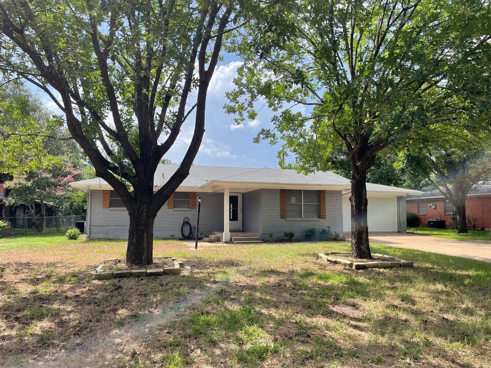 2314 Robin Rd in Temple, TX - Building Photo