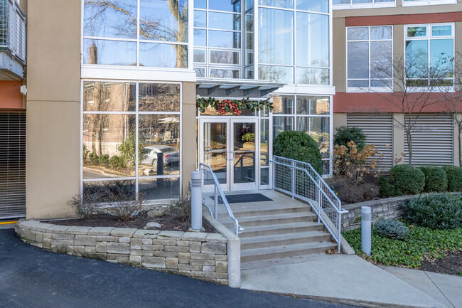 Lofts @ 4120 in Cincinnati, OH - Foto de edificio - Building Photo