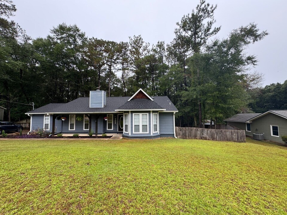 123 Crestview Dr in Enterprise, AL - Building Photo