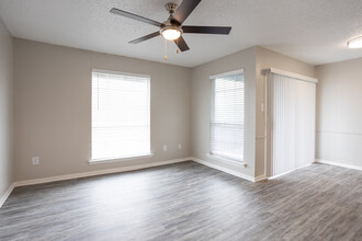 The Grove at Killeen in Killeen, TX - Foto de edificio - Interior Photo