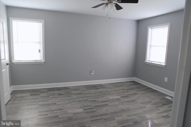 14457 Silverdale Dr in Woodbridge, VA - Building Photo - Building Photo
