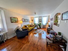 154 Gay St in Philadelphia, PA - Building Photo