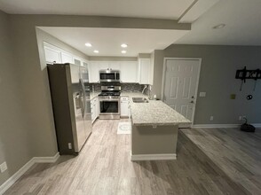 200 E Alessandro Blvd, Unit 101 in Riverside, CA - Building Photo - Building Photo