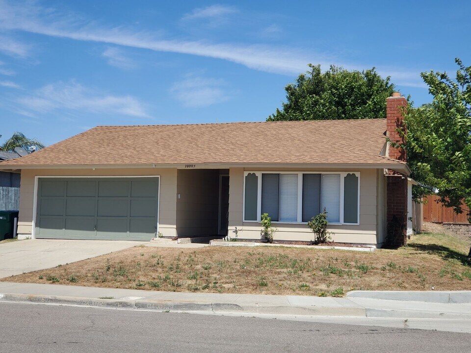 10003 Gem Tree Way in Santee, CA - Building Photo