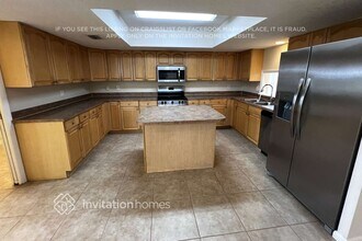 832 SE Thornhill Dr, Unit 403 in Port St. Lucie, FL - Foto de edificio - Building Photo