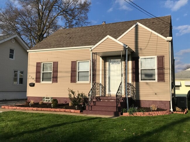 property at 2703 Oakwood Drive