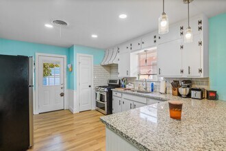 4511 Avenue Q in Galveston, TX - Building Photo - Building Photo