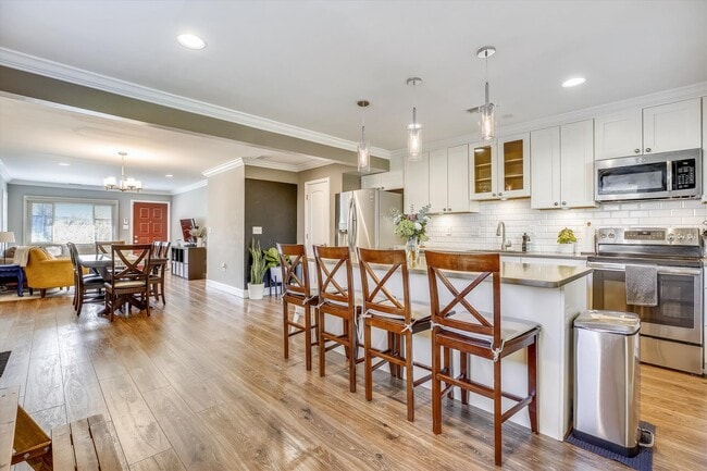 13810 Parkland Dr in Rockville, MD - Building Photo - Building Photo