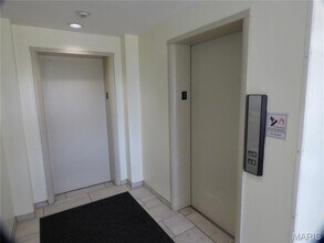 4355 Maryland Ave, Unit 207 in St. Louis, MO - Building Photo - Building Photo