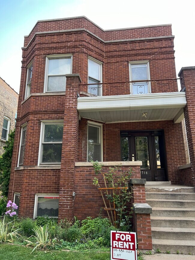 4718 N Laramie Ave, Unit 2 in Chicago, IL - Building Photo - Building Photo