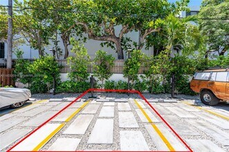204 Sunrise Dr in Key Biscayne, FL - Building Photo - Building Photo