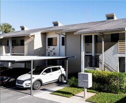 3011 SE Aster Ln in Stuart, FL - Building Photo