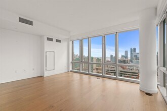 75 Park Ln S in Jersey City, NJ - Building Photo - Building Photo