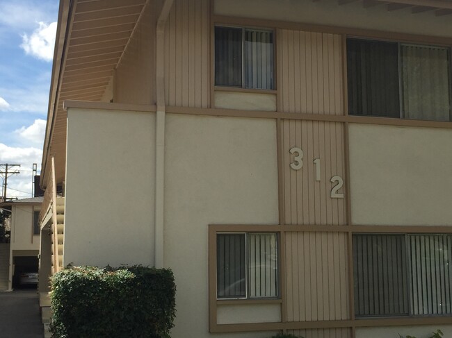 312 E Stocker St in Glendale, CA - Foto de edificio - Building Photo