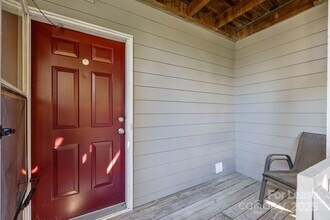 2505 Stockbridge Dr, Unit B in Charlotte, NC - Building Photo - Building Photo