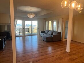 467 Crestmont Dr in San Francisco, CA - Foto de edificio - Building Photo