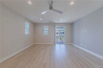 27626 Upton Terrace in Los Angeles, CA - Building Photo - Building Photo