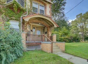 10010 Lamont Ave in Cleveland, OH - Building Photo - Building Photo