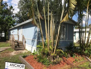 264 Stockton St in North Fort Myers, FL - Building Photo - Building Photo