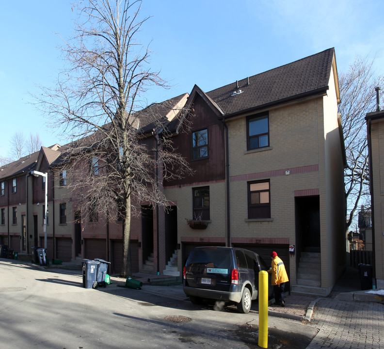 275 Broadview Ave in Toronto, ON - Building Photo