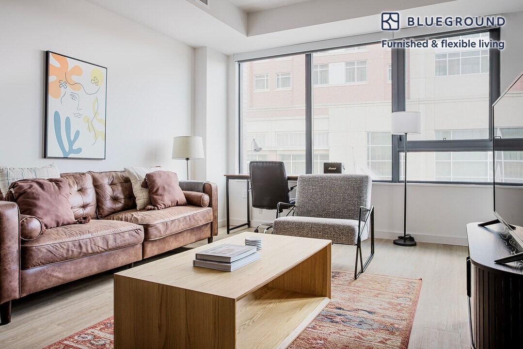 3030 Potomac Ave in Arlington, VA - Building Photo