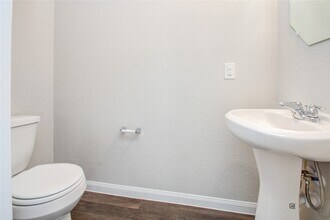 2627 Hoffman Ln in Conroe, TX - Building Photo - Building Photo