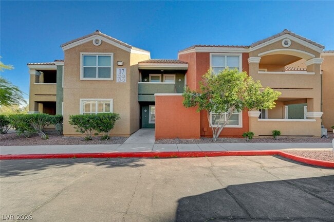 8101 W Flamingo Rd in Las Vegas, NV - Building Photo - Building Photo