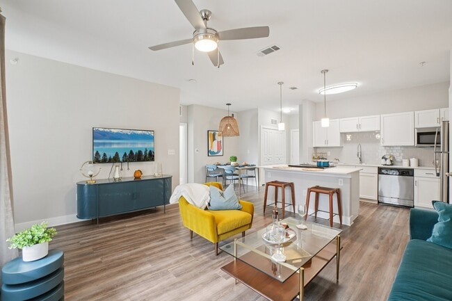 Centreport Lake in Fort Worth, TX - Foto de edificio - Building Photo