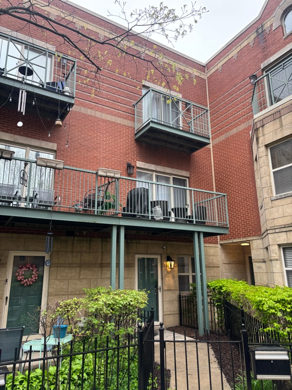 property at 4530 S Woodlawn Ave