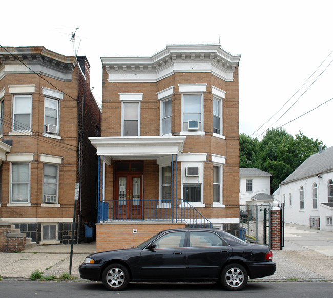 1912 Kerrigan Ave in Union City, NJ - Foto de edificio - Building Photo