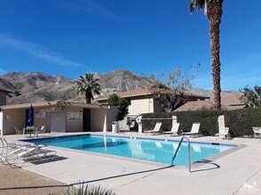 72701 Willow St in Palm Desert, CA - Foto de edificio - Building Photo