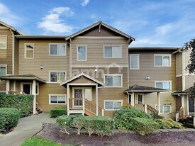 7353 Rainier Dr in Everett, WA - Building Photo