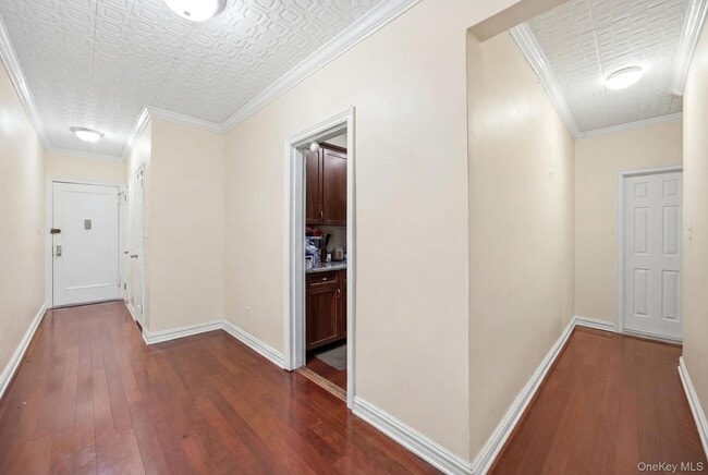 2081 Cruger Ave in Bronx, NY - Building Photo - Building Photo