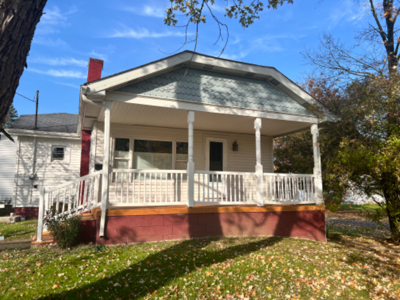 110 Charles Ave in Youngstown, OH - Building Photo