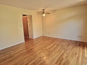 2709 1/2 4th Ave N in Seattle, WA - Building Photo - Building Photo