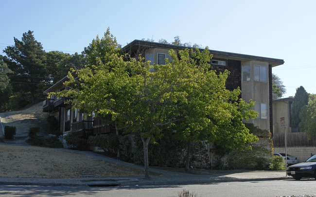 3164 Robert Miller Dr in San Pablo, CA - Foto de edificio - Building Photo
