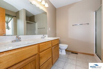 14201 E Twinlake Dr in Wichita, KS - Building Photo - Building Photo