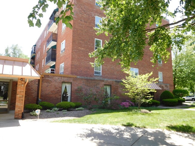 property at 460 W Downer Pl