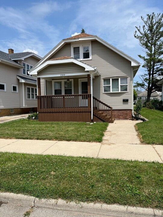 1310 Jones Ave in Racine, WI - Building Photo