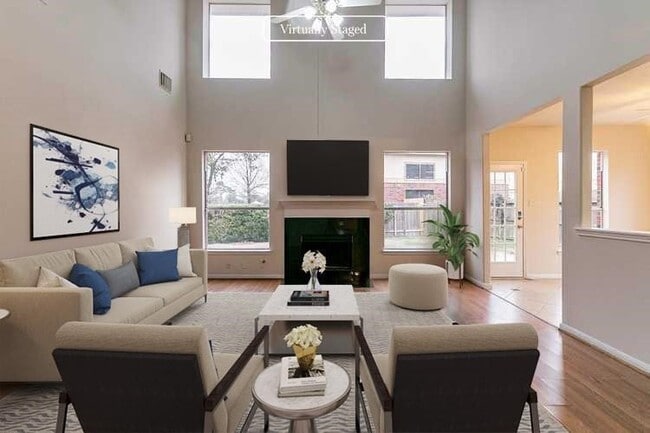 8315 Mission Estates Dr in Houston, TX - Building Photo - Building Photo