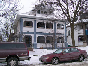 2112 Dupont Ave S in Minneapolis, MN - Foto de edificio - Building Photo