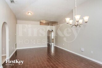 12612 Lake Vista Dr in Gibsonton, FL - Building Photo - Building Photo