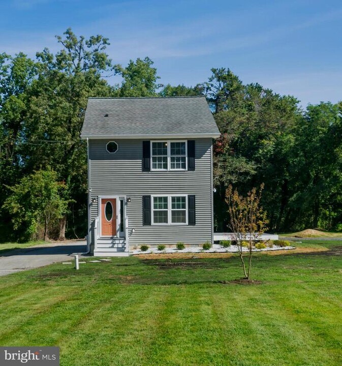 680 Chestnut Springs Ln in Glen Burnie, MD - Building Photo