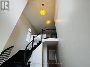 247 Buick Blvd in Brampton, ON - Building Photo - Building Photo