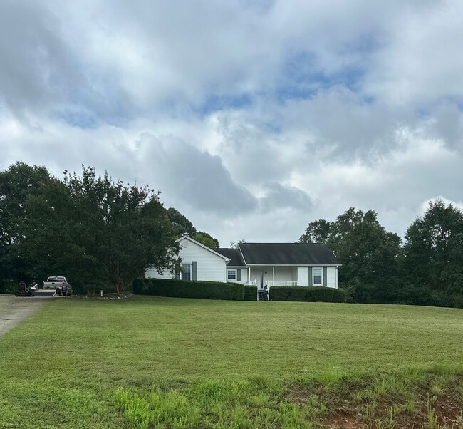 property at 722 Old Hog Mountain Rd