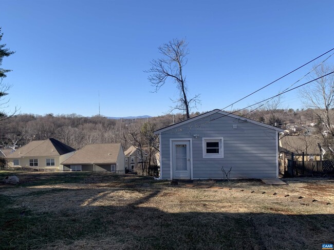 1113 Locust Ave in Charlottesville, VA - Building Photo - Building Photo