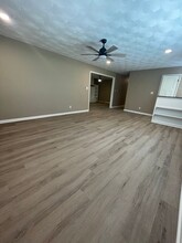 2726 S Edgewater Dr in Springfield, MO - Building Photo - Building Photo