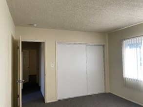 700 N East End Ave-Unit -24 in Pomona, CA - Building Photo - Building Photo