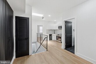 904 W Arizona St in Philadelphia, PA - Building Photo - Building Photo