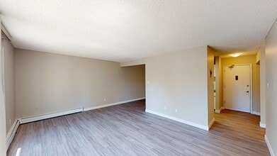 9807-9108 108 Ave in Grande Prairie, AB - Building Photo - Building Photo